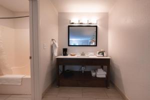 riviera motor lodge