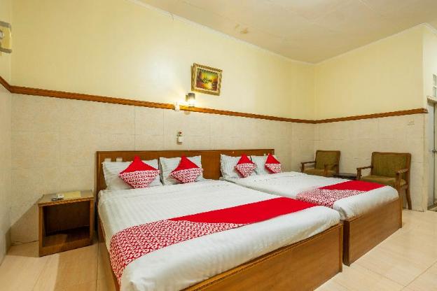 collection o kebon jeruk near taman balai kota