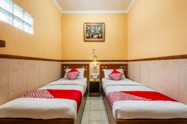 collection o kebon jeruk near taman balai kota