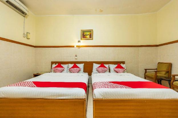 collection o kebon jeruk near taman balai kota