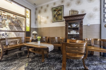 collection o kebon jeruk near taman balai kota