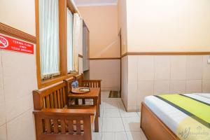 collection o kebon jeruk near taman balai kota