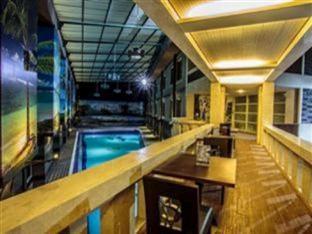 crown victoria hotel tulungagung