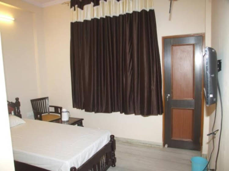 hotel the chit chat palace