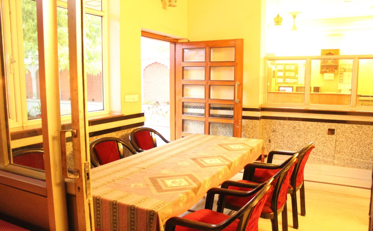 hotel the chit chat palace