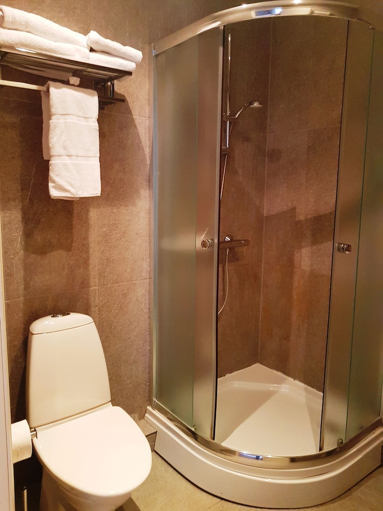irin hotel