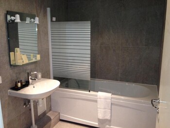 irin hotel