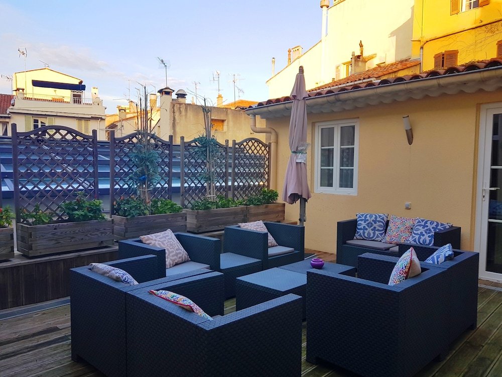 irin hotel
