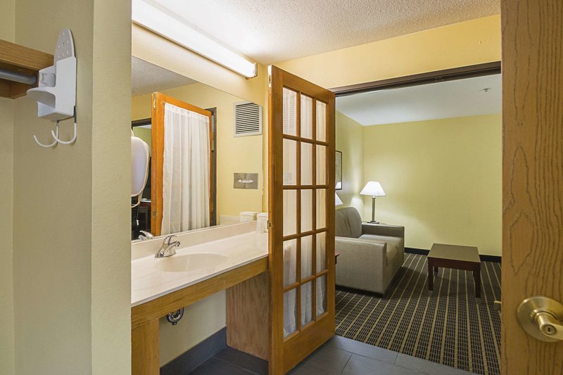 quality inn and suites harrington milford