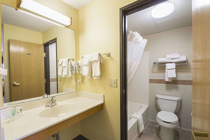 quality inn and suites harrington milford