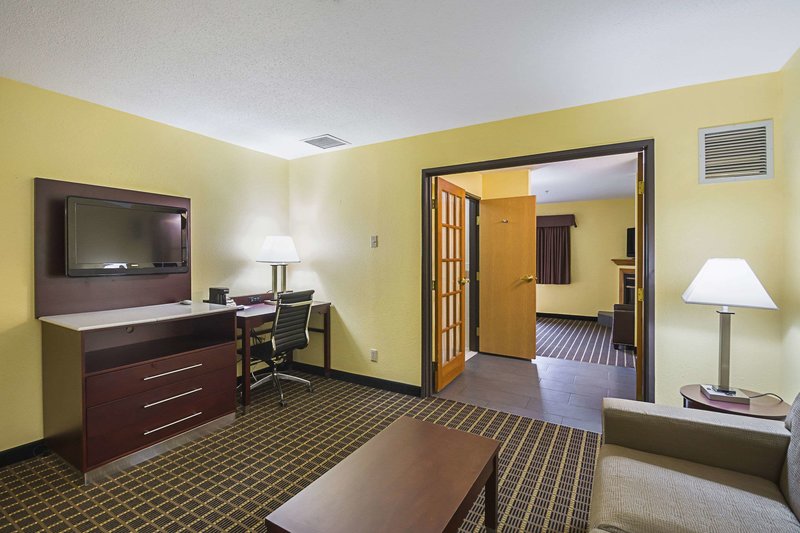 quality inn and suites harrington milford
