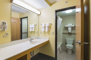 quality inn and suites harrington milford