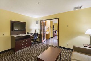 quality inn and suites harrington milford