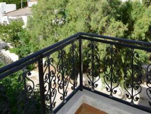 Anthemis Hotel,Ikaria>>Agios Kirykos,2 star