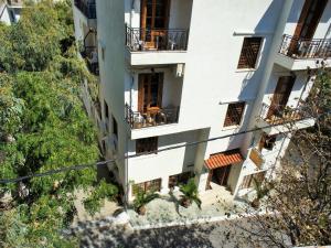 Anthemis Hotel,Ikaria>>Agios Kirykos,2 star