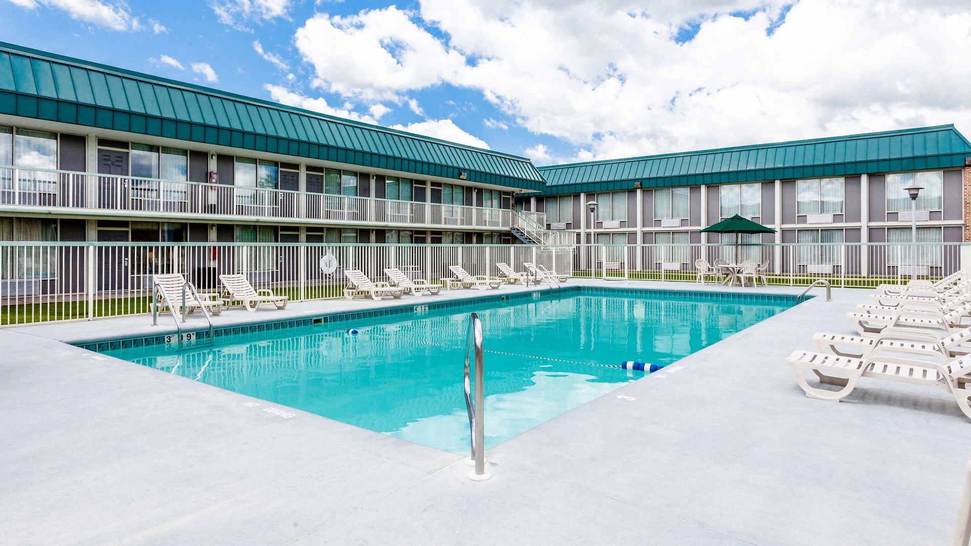 red roof inn and suites dekalb