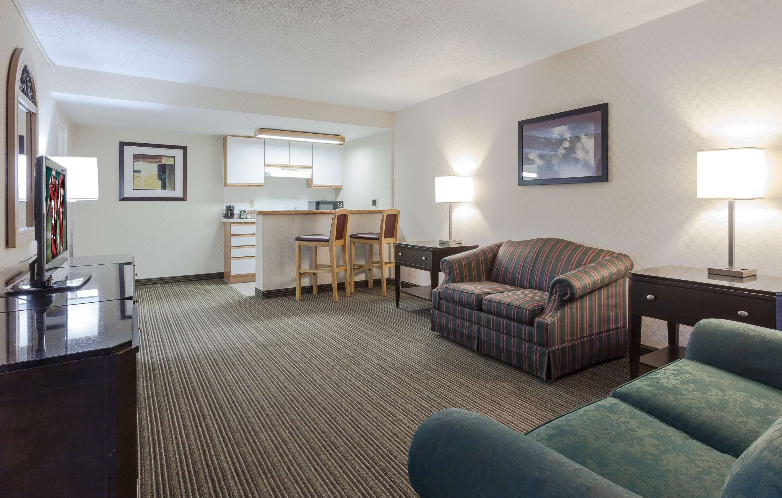 red roof inn and suites dekalb