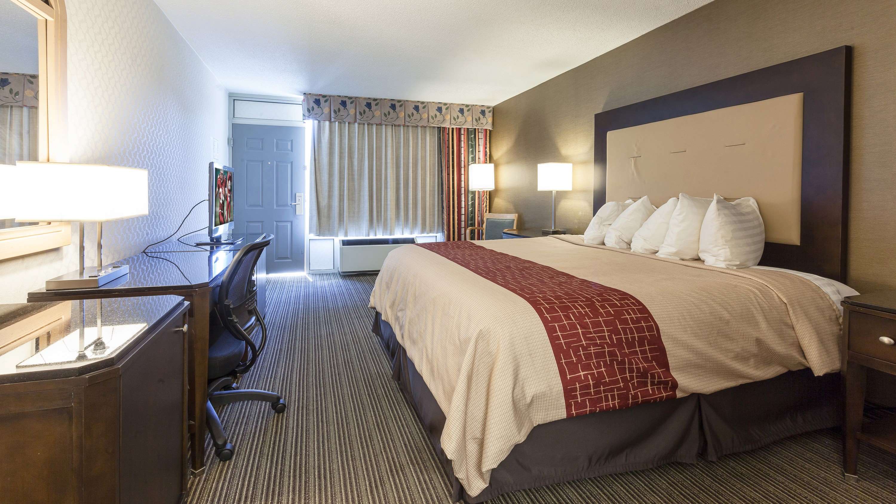 red roof inn and suites dekalb