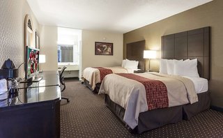 red roof inn and suites dekalb