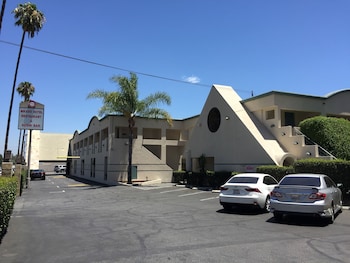 Mikado Hotel,Hollywood>>Burbank,3 star