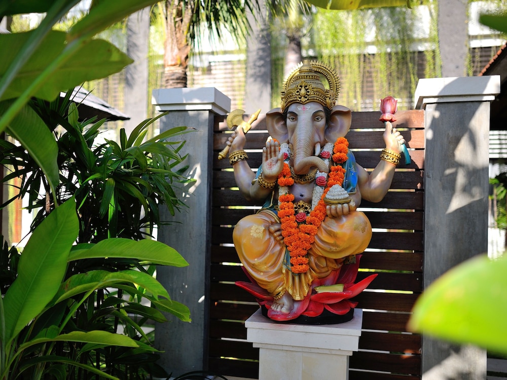ganga hotel and apartments