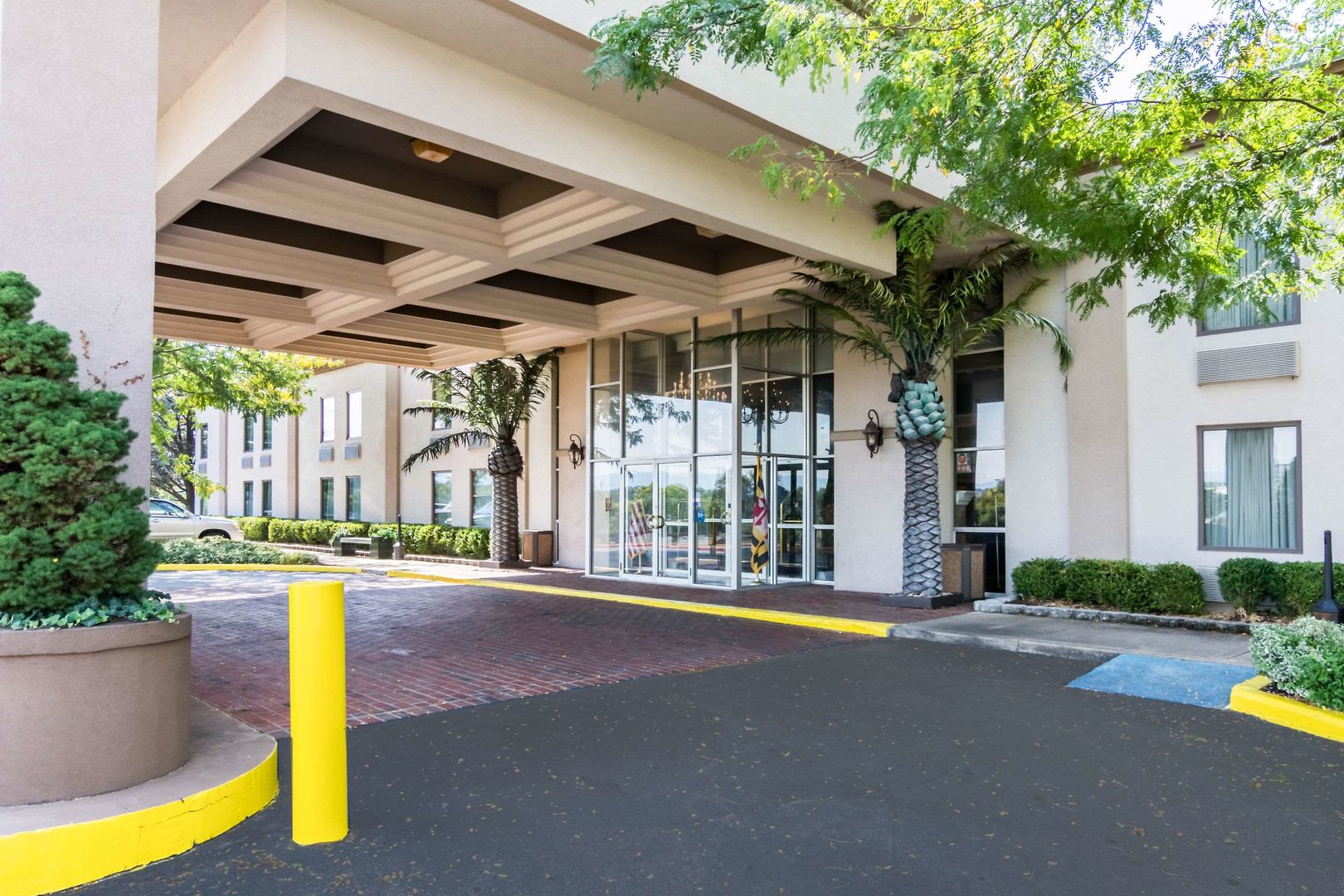 the plaza inn and suites