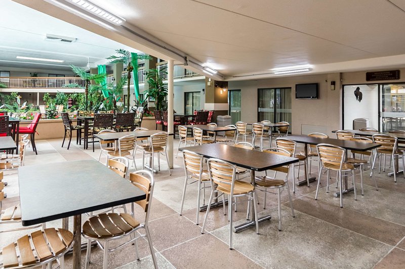 the plaza inn and suites