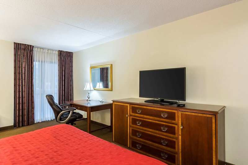 the plaza inn and suites