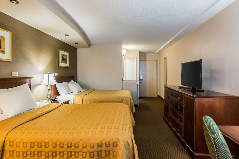 the plaza inn and suites