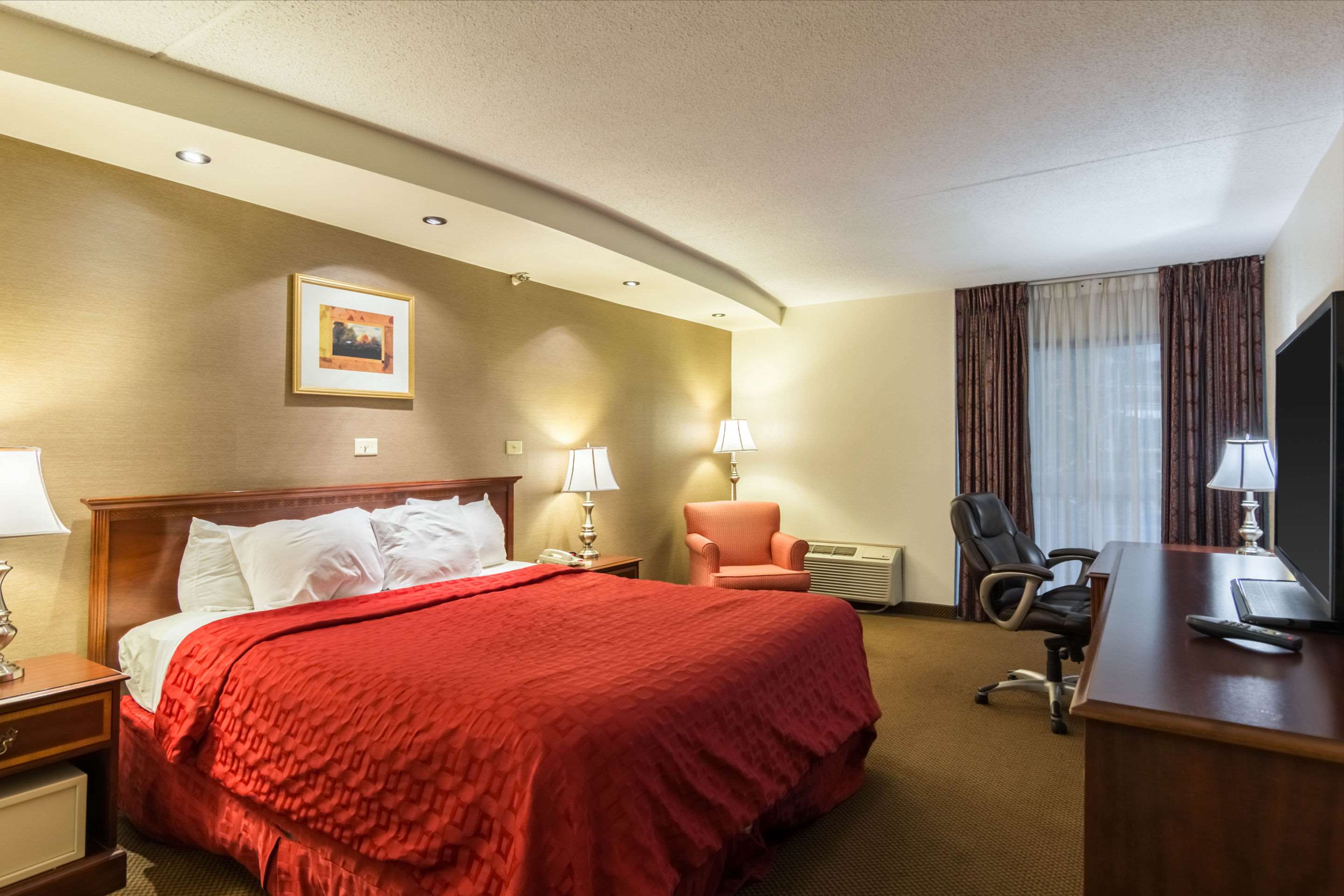 the plaza inn and suites