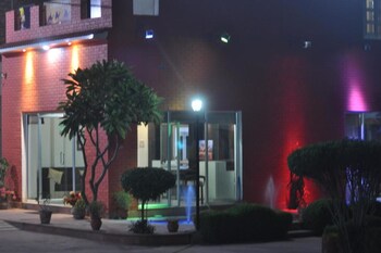 hotel goverdhan tourist complex