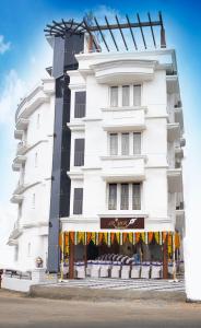 srivar hotels