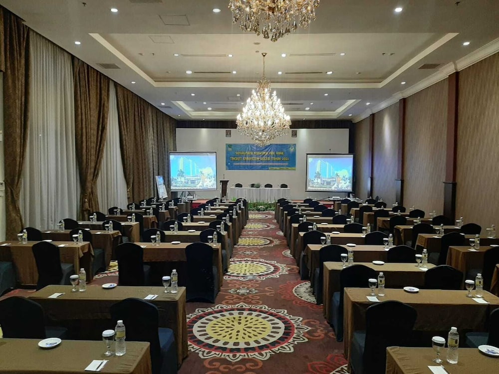 java palace hotel