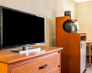 Baymont By Wyndham Flint Airport North,Flint Township>>Flint,3 star