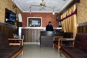Hotel Kashmir Inn,Khyam Chowk,2 star