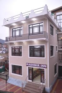 Hotel Kashmir Inn,Khyam Chowk,2 star