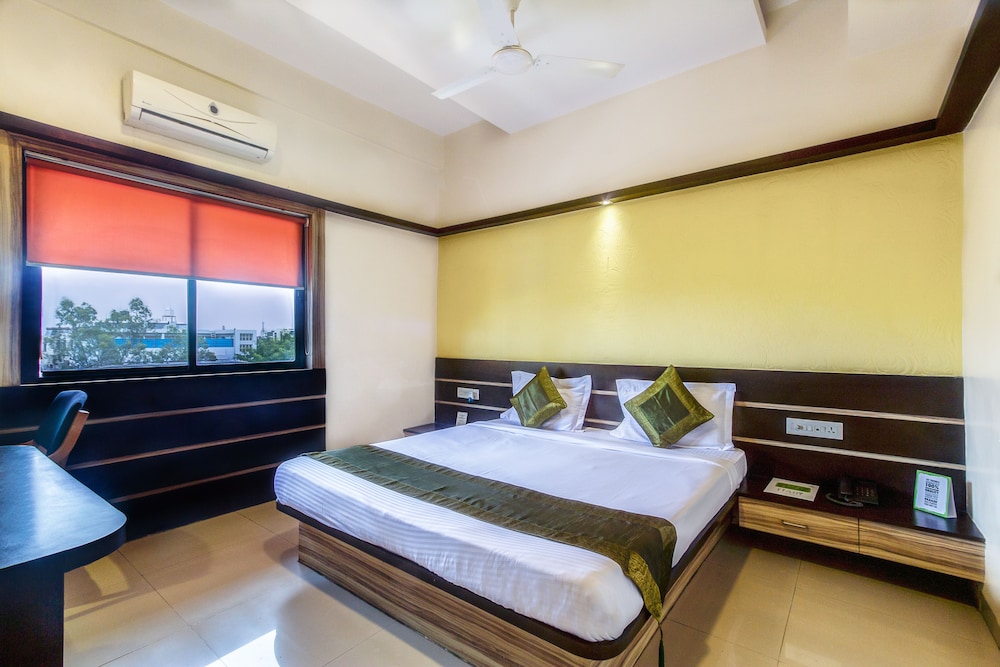 Treebo Trip Golden Treat,Rajendra Nagar>>Indore,3 star
