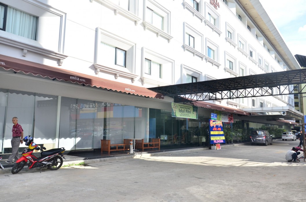 emilia hotel by amazing