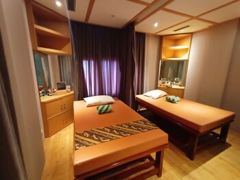 emilia hotel by amazing