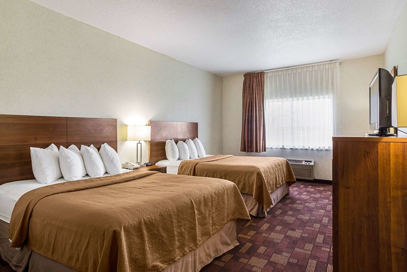 econo lodge luverne i 90