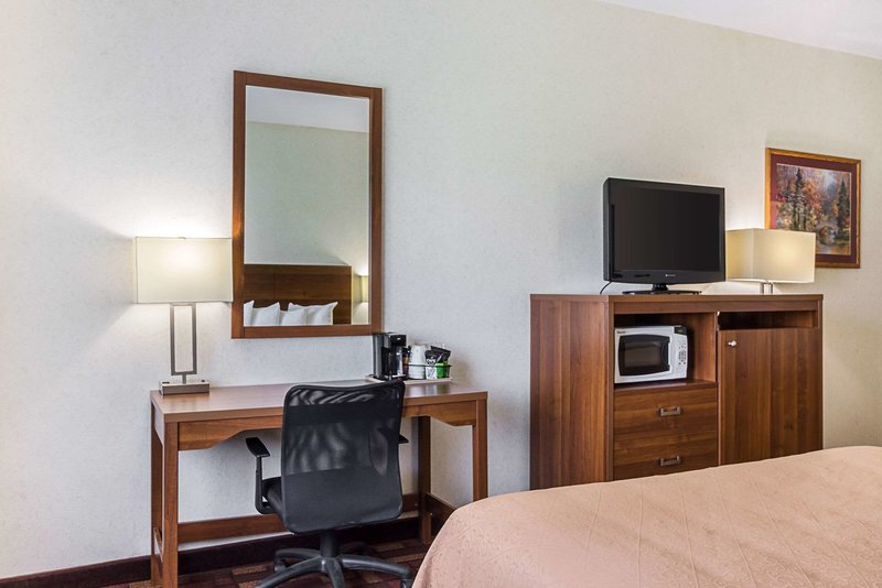 econo lodge luverne i 90