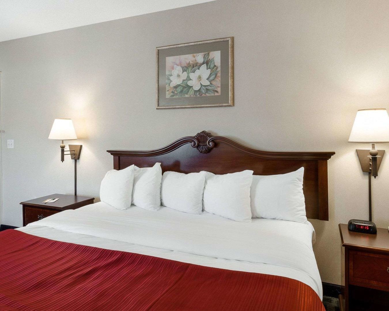 residences at solomon pond