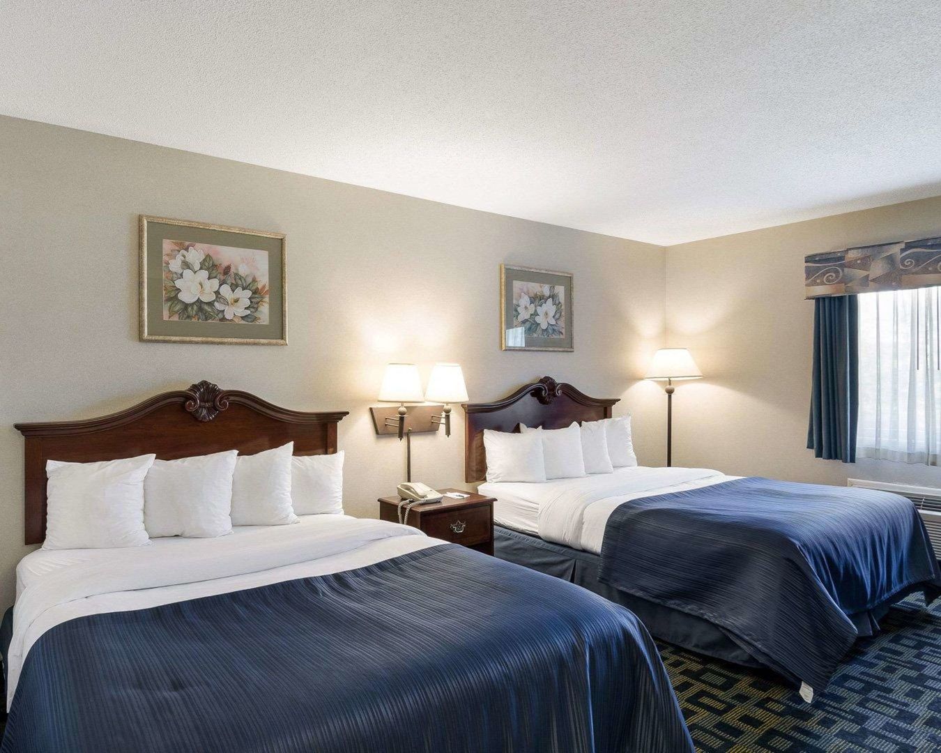 residences at solomon pond