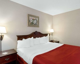 residences at solomon pond