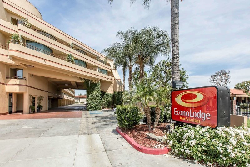 econo lodge inn and suites riverside corona