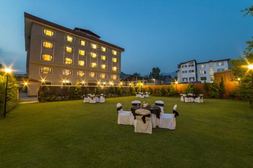 Hotel Solar Residency,Raj Bagh,4 star
