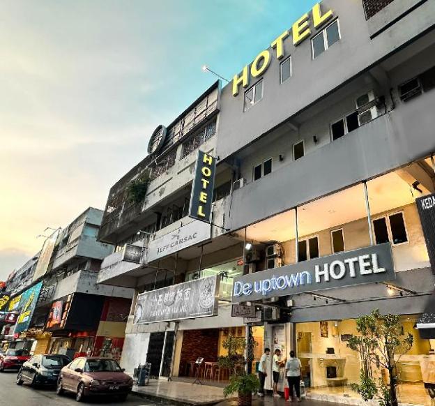 de uptown hotel ss2