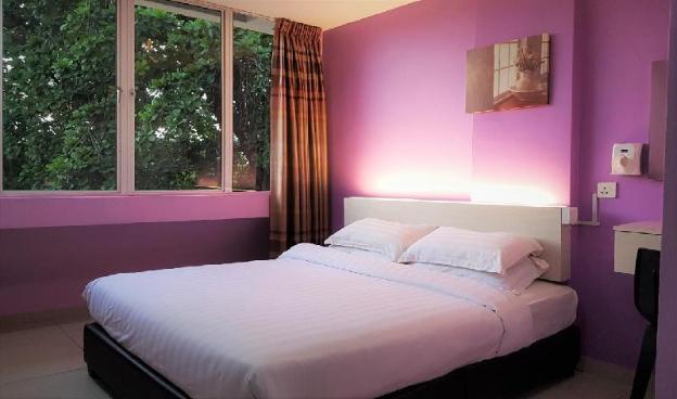 de uptown hotel ss2