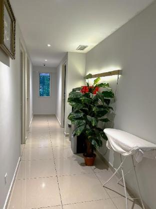 de uptown hotel ss2