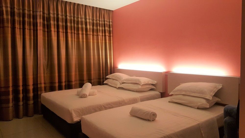 de uptown hotel ss2
